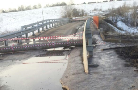 Мост в посёлке Первомайский пострадал от паводка
